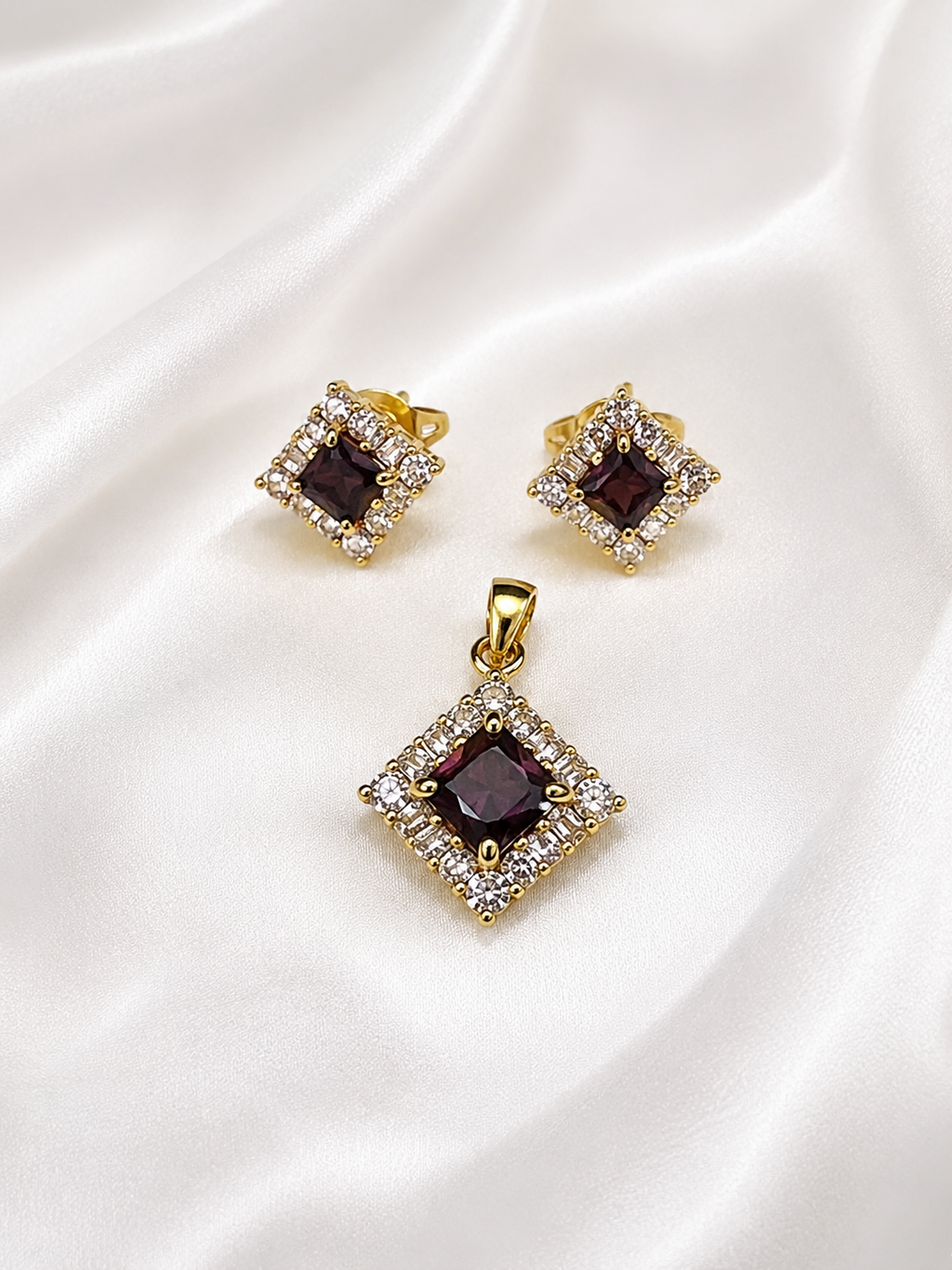 Midnight Amora Pendant Set